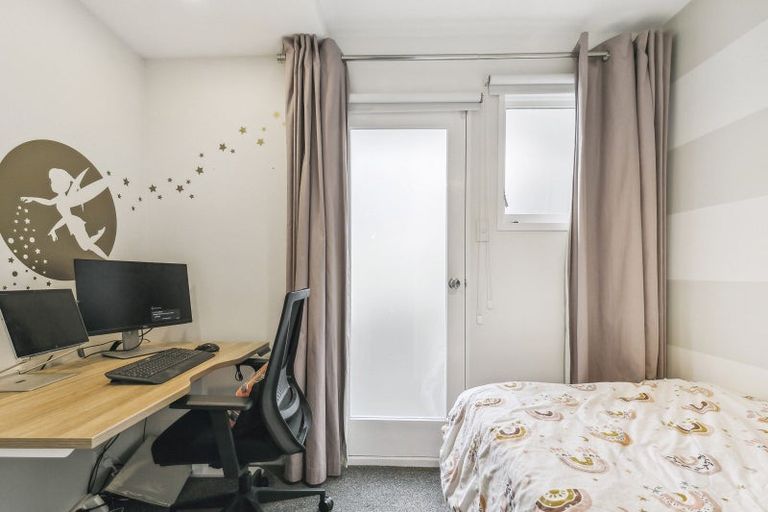 Photo of property in 22 Lucknow Terrace, Khandallah, Wellington, 6035