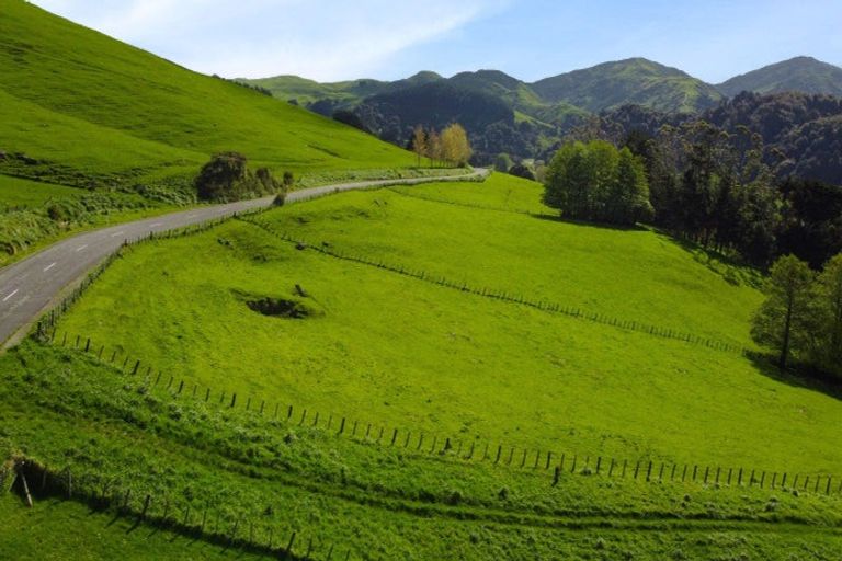 Photo of property in 38 Titoki Road, Waikanae Beach, Waikanae, 5036