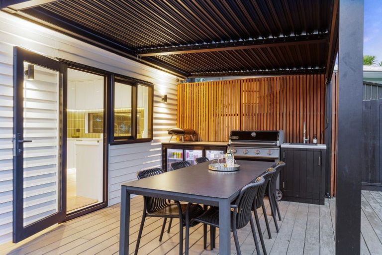 Photo of property in 23 Braemar Road, Rothesay Bay, Auckland, 0630