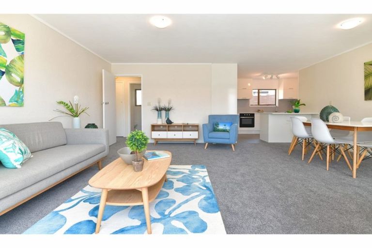 Photo of property in 52a Albatross Road, Red Beach, 0932