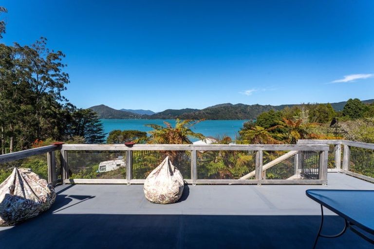 Photo of property in 7102 Kenepuru Road, Raetihi, Picton, 7282