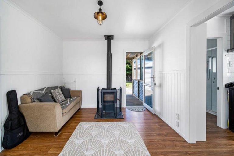 Photo of property in 19 South Crescent, Amberley, 7481