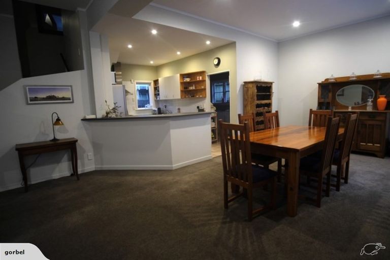 Photo of property in 14au5 Glenmore Street, Thorndon, Wellington, 6011