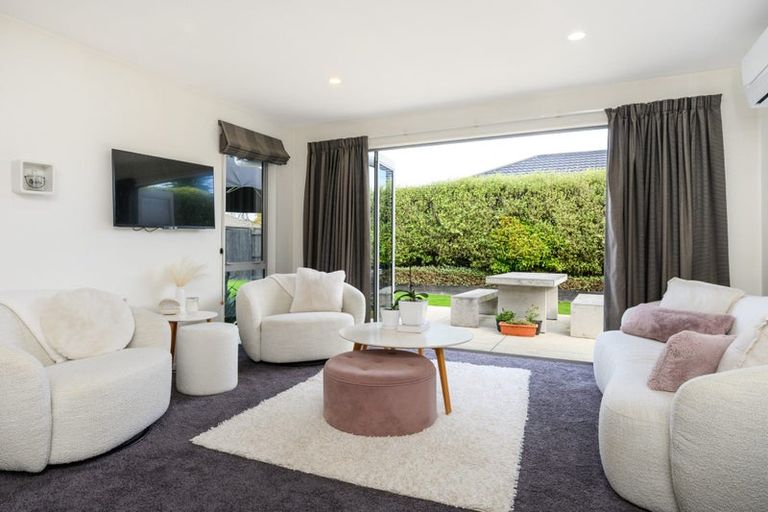 Photo of property in 24 Liberty Grove, Kelvin Grove, Palmerston North, 4414