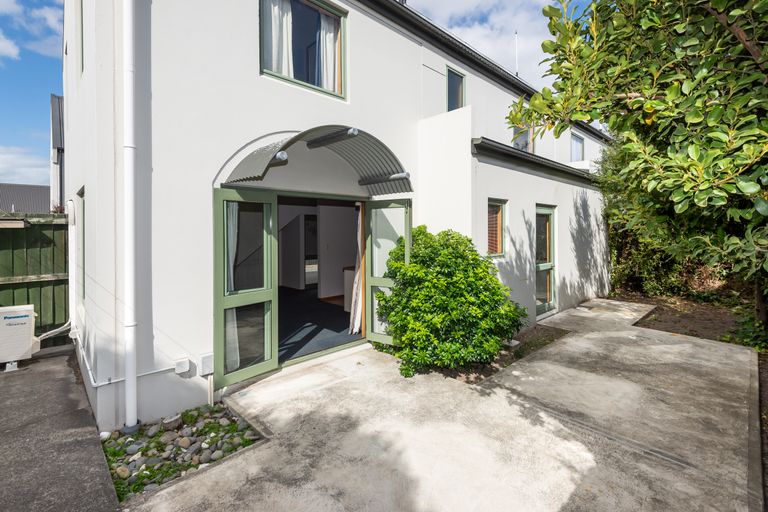 Photo of property in 2/11 Crohane Place, Addington, Christchurch, 8024