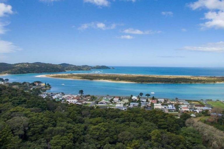 Photo of property in 56 Te Arapuke Way, Ngunguru, Whangarei, 0173