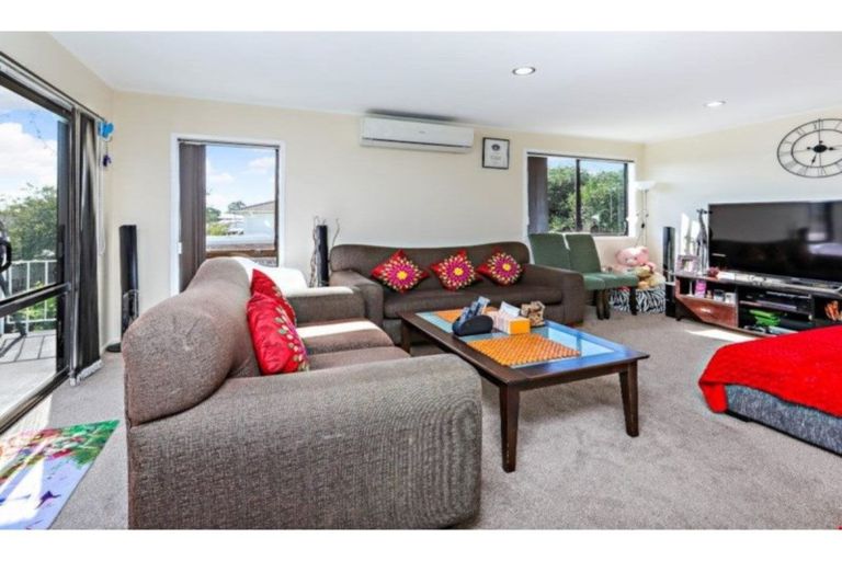 Photo of property in 3/43 Taitimu Drive, Weymouth, Auckland, 2103