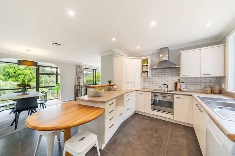 Photo of property in 5 Winchester Avenue, Pinehaven, Upper Hutt, 5019