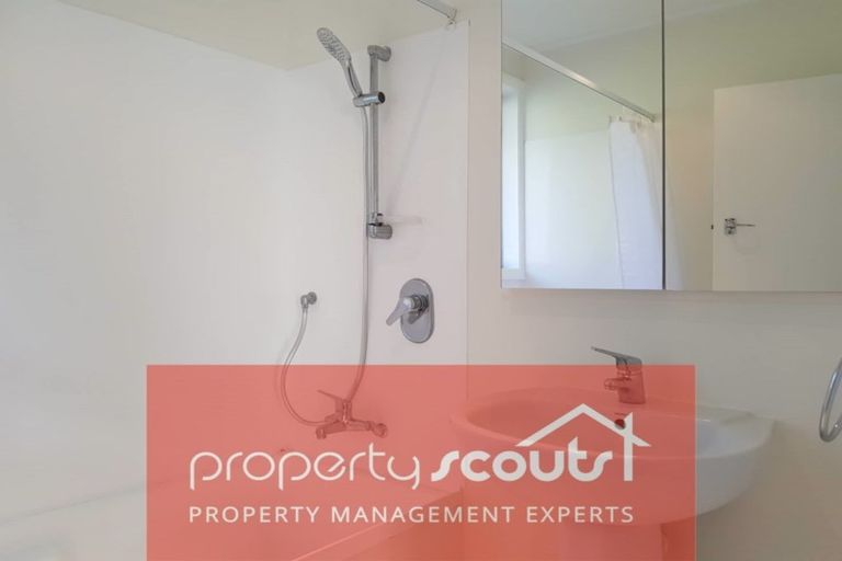 Photo of property in 35 Awanui Street, Merrilands, New Plymouth, 4312