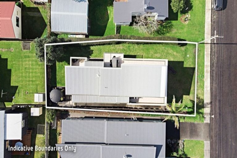 Photo of property in 12 Ocean View Road, Waihi Beach, 3611