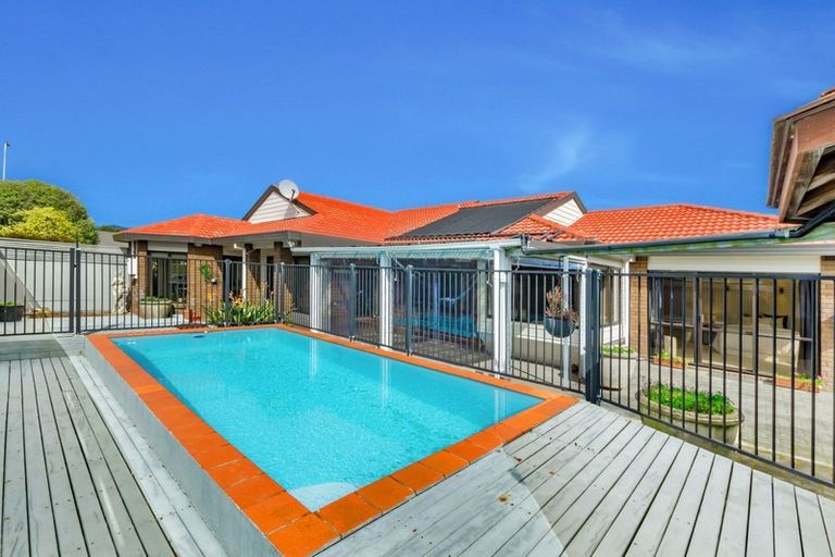 Photo of property in 61 Cedar Drive, Paraparaumu Beach, Paraparaumu, 5032