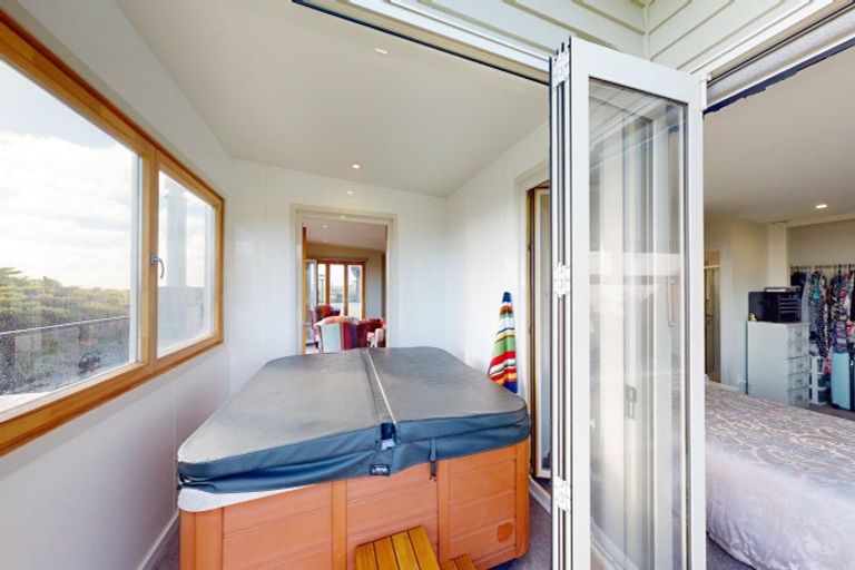 Photo of property in 5 Somerset Grove, Waitarere Beach, Levin, 5510