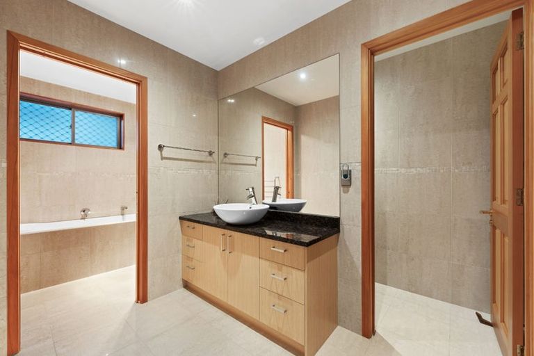 Photo of property in 2/22 Falstaff Place, Half Moon Bay, Auckland, 2012