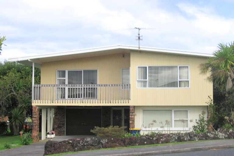 Photo of property in 74 Waimumu Road, Massey, Auckland, 0614