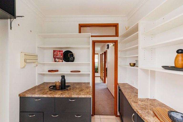 Photo of property in 38 Winston Avenue, Hokowhitu, Palmerston North, 4410