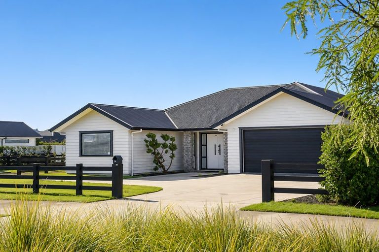 Photo of property in 34 Alan Livingston Drive, Cambridge, 3434