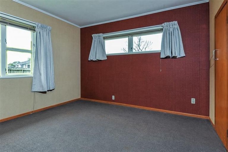Photo of property in 3 Taupo Street, Green Bay, Auckland, 0604