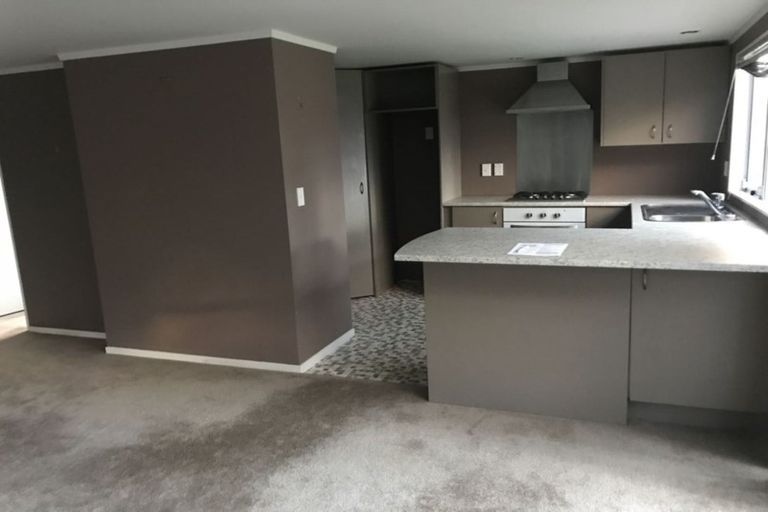 Photo of property in 57 View Road, Henderson, Auckland, 0612