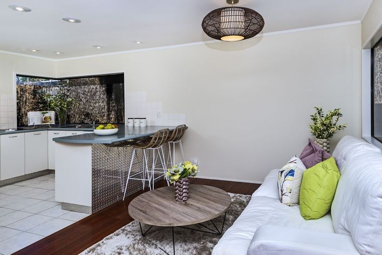 Photo of property in 2/87 Clovelly Road, Bucklands Beach, Auckland, 2012