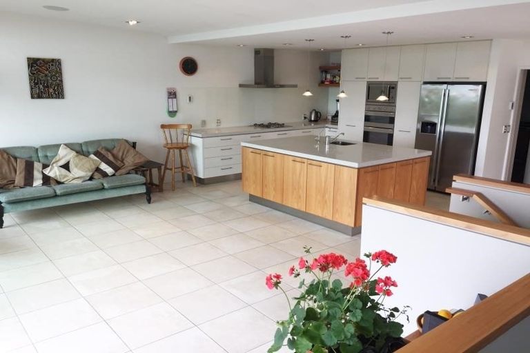 Photo of property in 47 Spinnaker Drive, Te Atatu Peninsula, Auckland, 0610