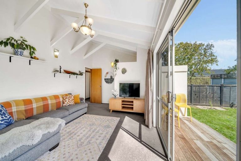 Photo of property in 9a Stuart Street, Holmes Hill, Oamaru, 9401