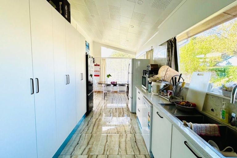 Photo of property in 24 Sunnyhill Crescent, Sunnyhills, Auckland, 2010