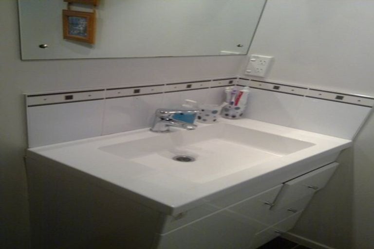 Photo of property in 662 Beach Road, Browns Bay, Auckland, 0630