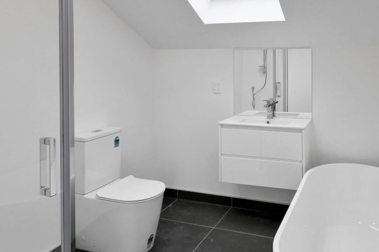 Photo of property in 1a Raymond Terrace, Waterloo, Lower Hutt, 5011