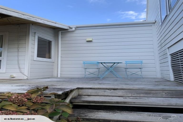 Photo of property in 12a Beach Road, Castor Bay, Auckland, 0620