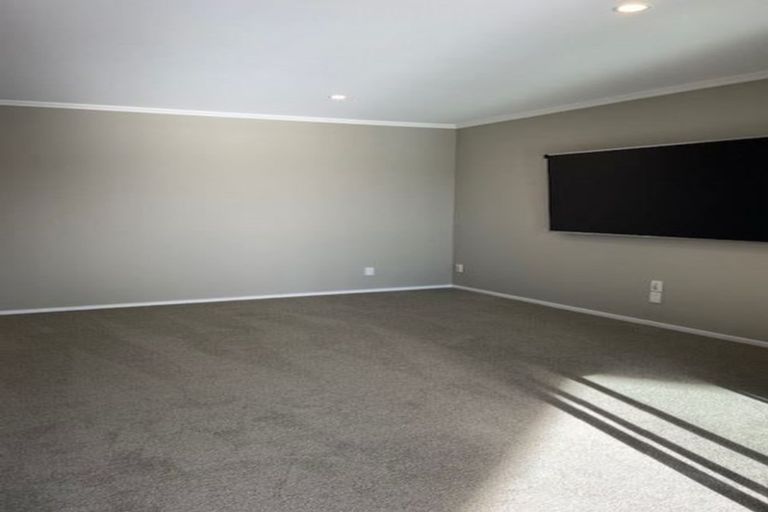 Photo of property in 8 Jozecom Place, Rolleston, 7614