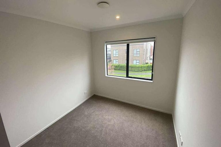 Photo of property in 18 Pepene Avenue, Takanini, 2112