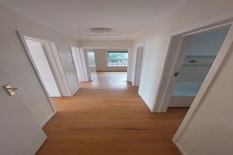 Photo of property in 13 Tyne Road, Forrest Hill, Auckland, 0620