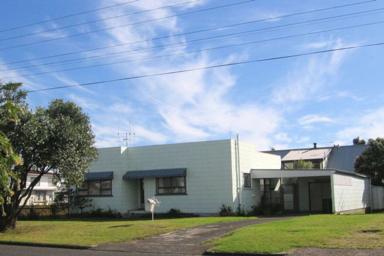 Photo of property in 35 Ngatai Road, Otumoetai, Tauranga, 3110