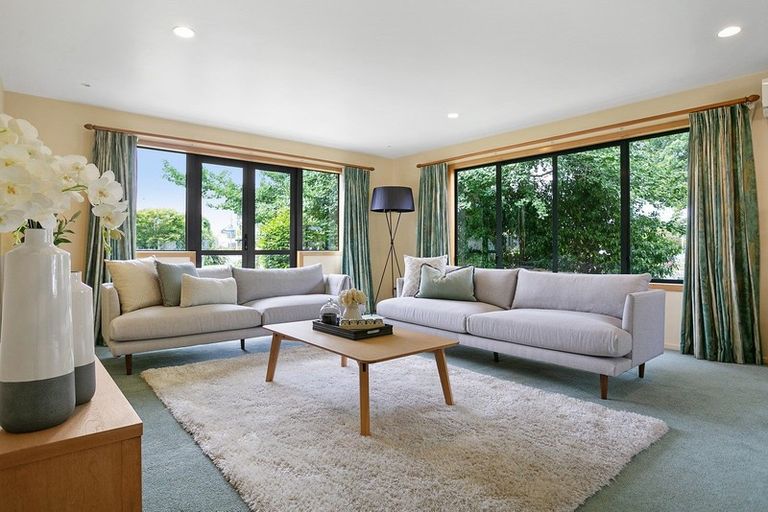 Photo of property in 33 Williams Street, Cambridge, 3434