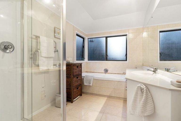 Photo of property in 14 David Beattie Place, Chatswood, Auckland, 0626