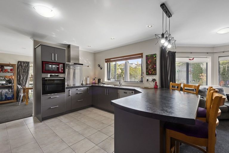 Photo of property in 3 Riverstone Drive, Riverstone Terraces, Upper Hutt, 5018