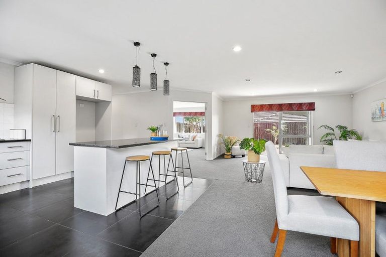 Photo of property in 64 Magellan Rise, Flagstaff, Hamilton, 3210