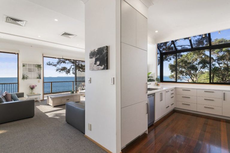 Photo of property in 19 View Road, Campbells Bay, Auckland, 0630