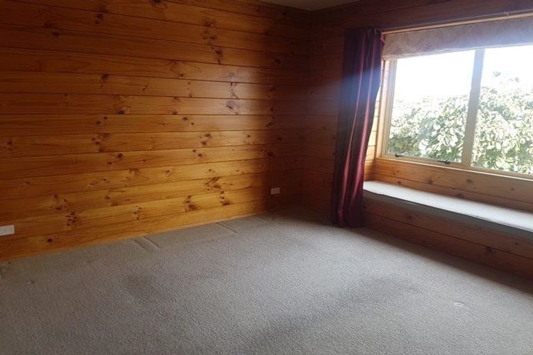 Photo of property in 7 Logan Way, Kelvin Grove, Palmerston North, 4414