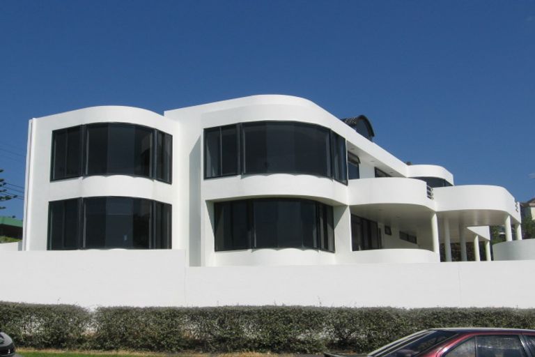 Photo of property in 12 Bournemouth Terrace, Murrays Bay, Auckland, 0630