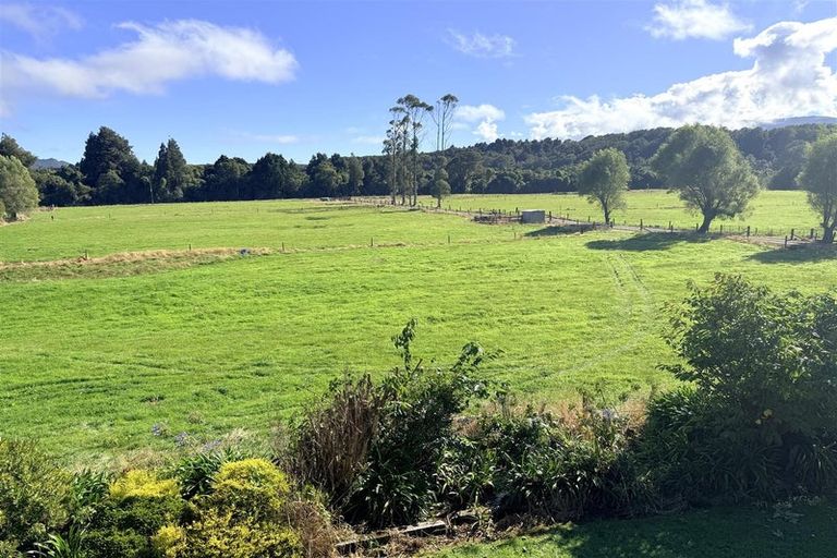 Photo of property in 184 Golf Links Road, Kaiata, Greymouth, 7805