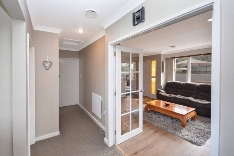 Photo of property in 39 Waldron Crescent, Green Island, Dunedin, 9018