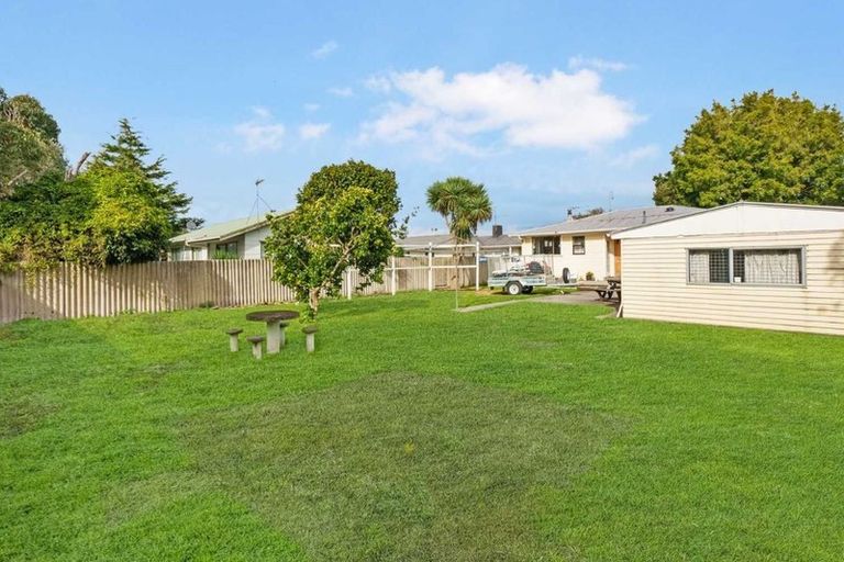 Photo of property in 14 Rollerson Street, Papakura, 2110