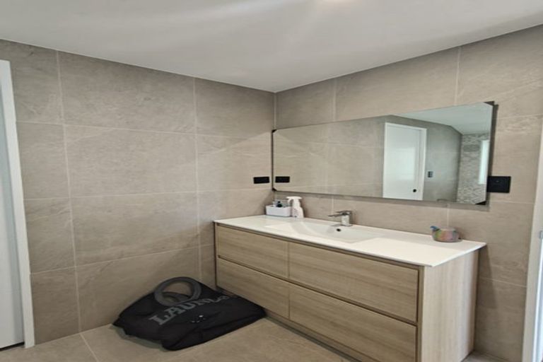 Photo of property in 8 Ritetai Street, Clarks Beach, 2122