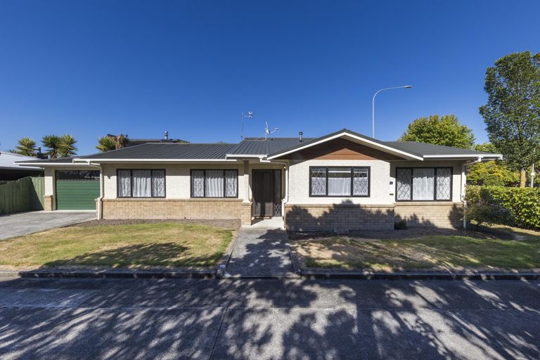 Photo of property in 432 College Street, Hokowhitu, Palmerston North, 4410