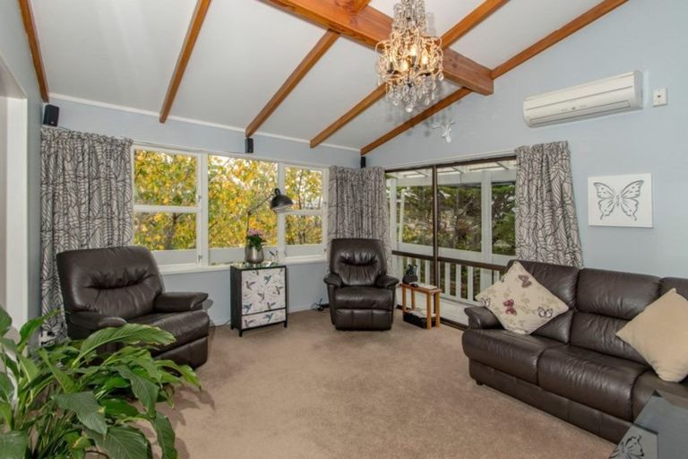 Photo of property in 13 Denholm Road, Hospital Hill, Napier, 4110