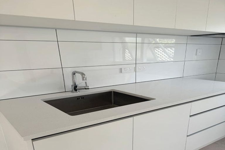 Photo of property in 2/328 Lake Road, Hauraki, Auckland, 0622