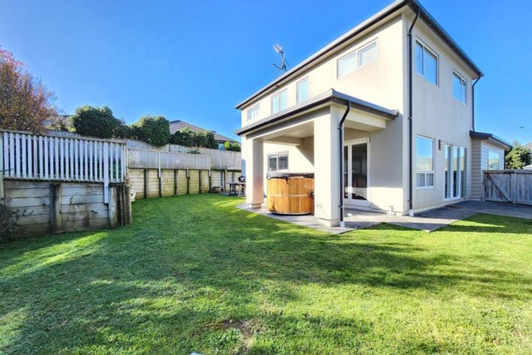 Photo of property in 66 Aotea Drive, Aotea, Porirua, 5024