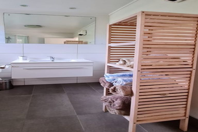 Photo of property in 43 Sharon Road, Waiake, Auckland, 0630