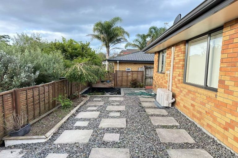 Photo of property in 10 Nimstedt Avenue, Oteha, Auckland, 0632